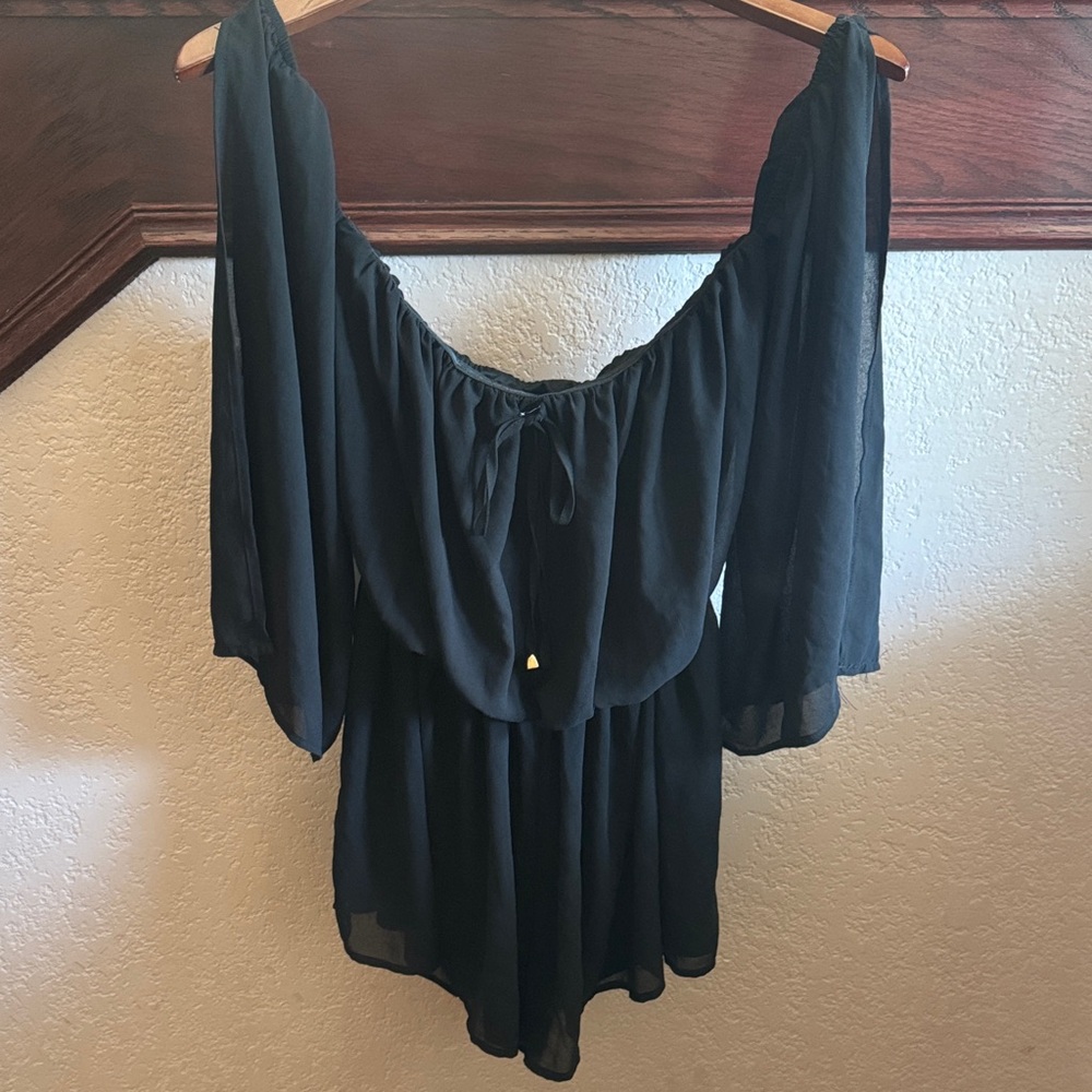 Miss Avenue Women’s Size SML Black Off-Shoulder Open Long Sleeve Chic Romper